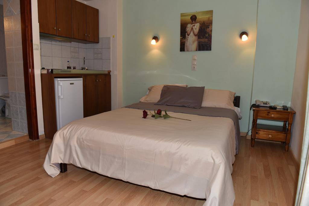 40 Platania Hotel Loutra Edipsou (Evia)