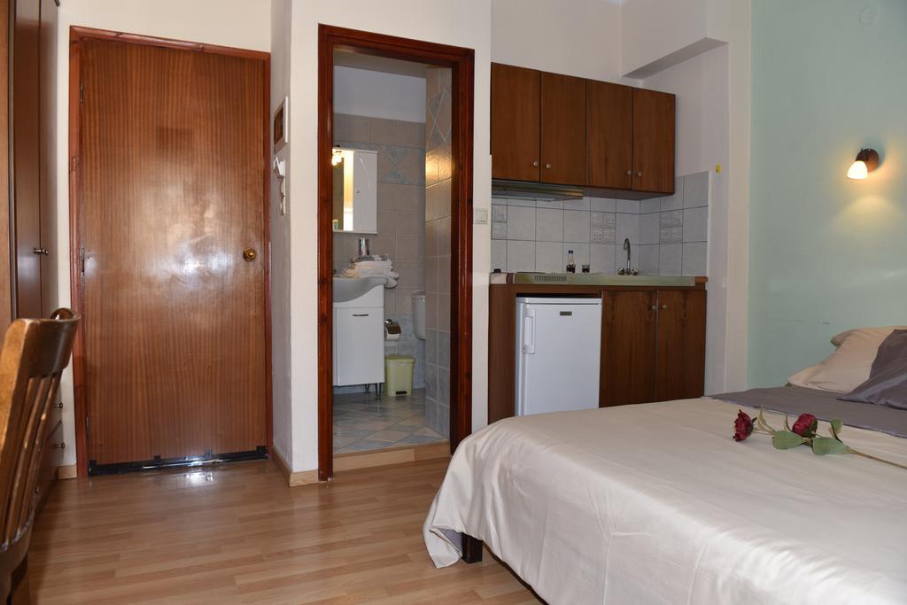 40 Platania Hotel Loutra Edipsou (Evia)