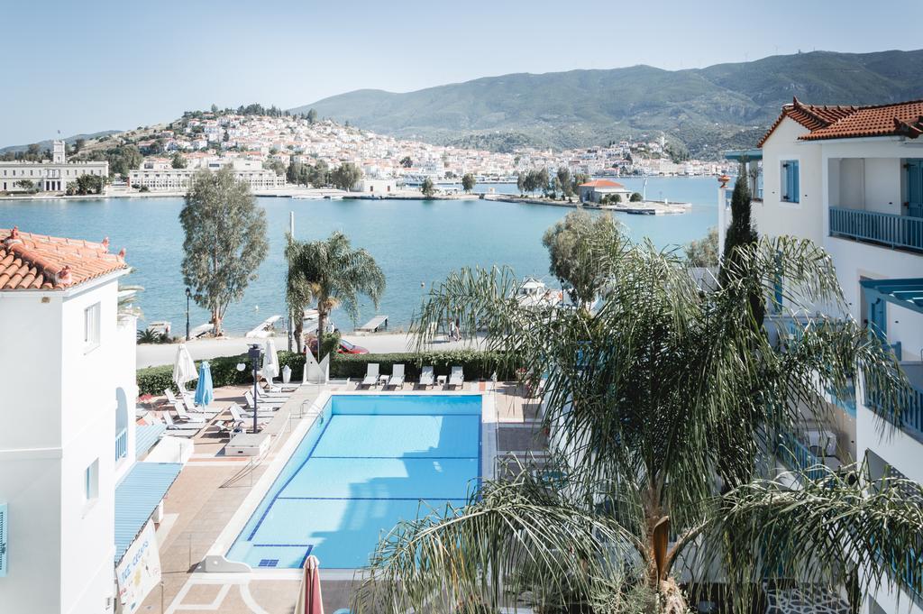 Nikis Village Aparthotel 3*