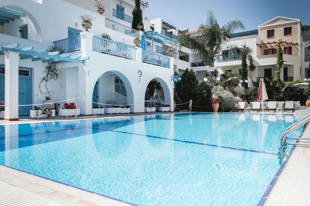 Aparthotel Nikis Village 3*