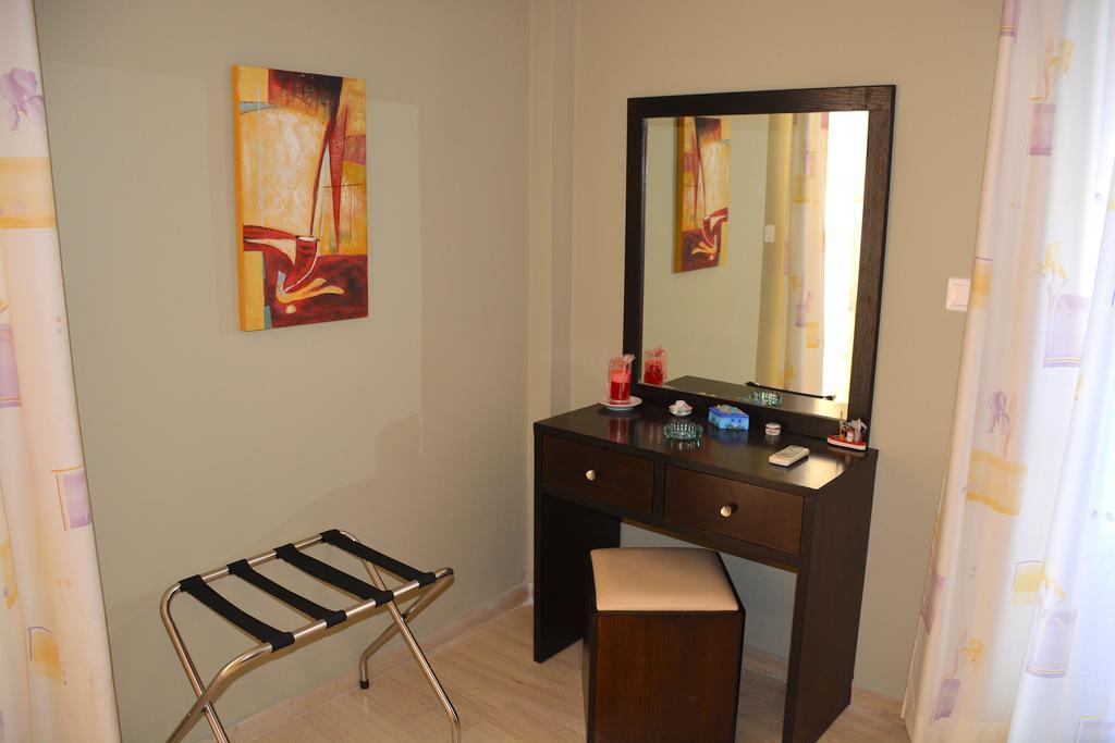 Alexandra Apartment *