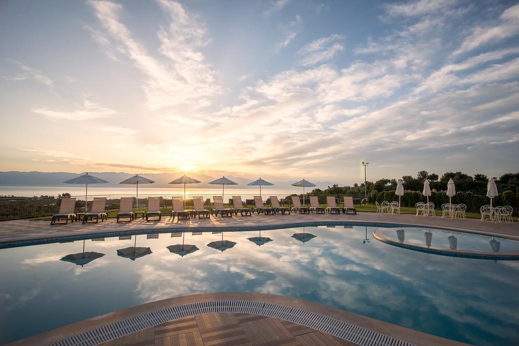 Baywatch Aparthotel 4*