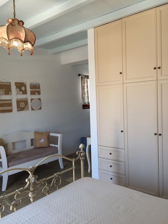 Niriides Apartment *