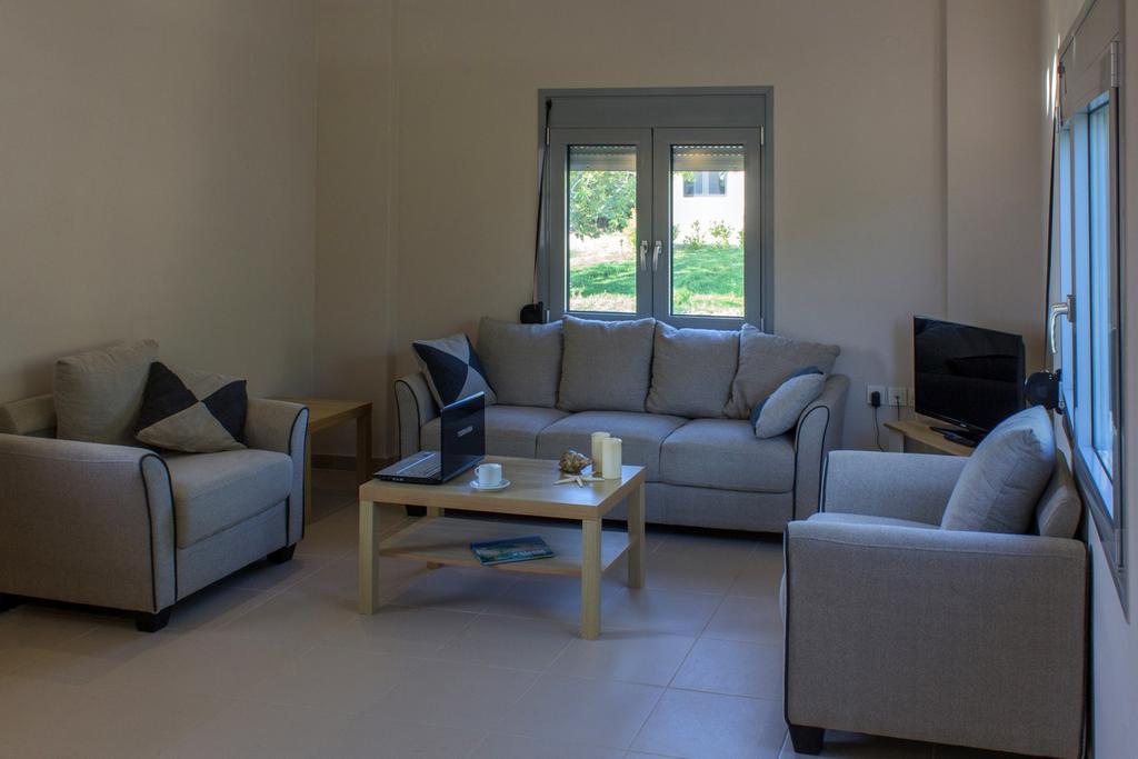 Perivoli House B