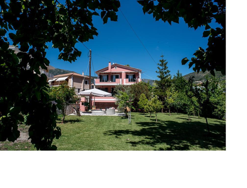 Palmyra Nydri (Lefkada)