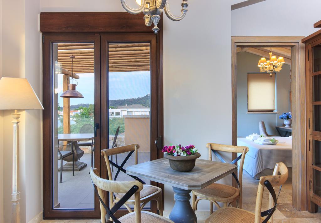 By The Sea Luxury Apartment *
