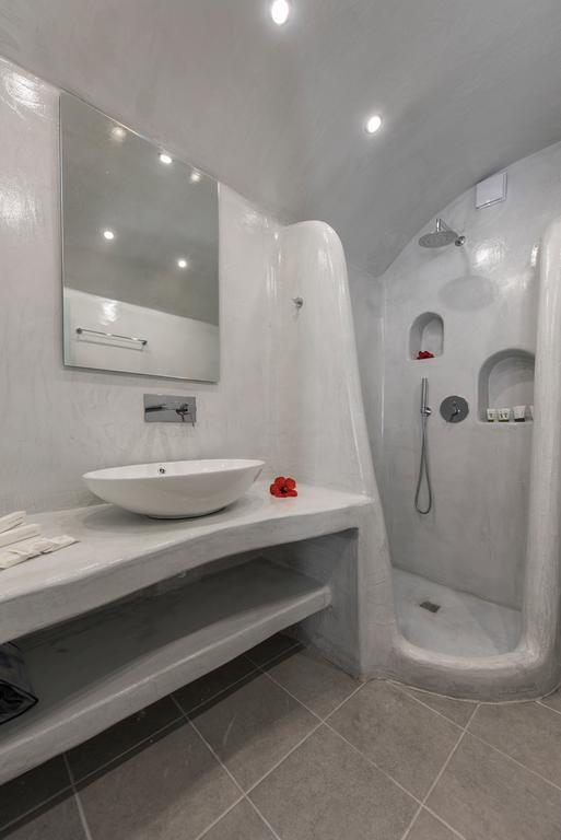 Secret Earth - Santorini Villa