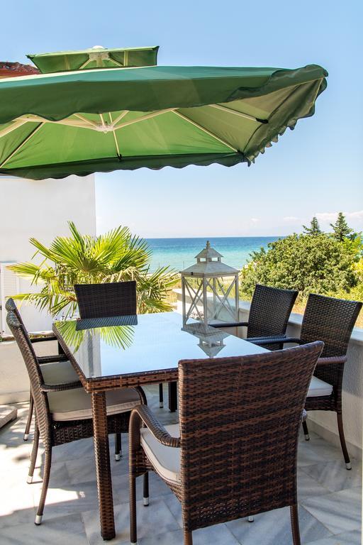 Sea Side Villa *