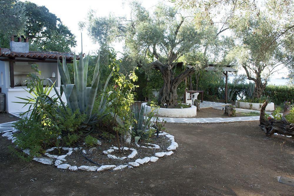 Villas * Trikeri