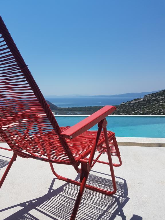 Villa Red Grey Sea View