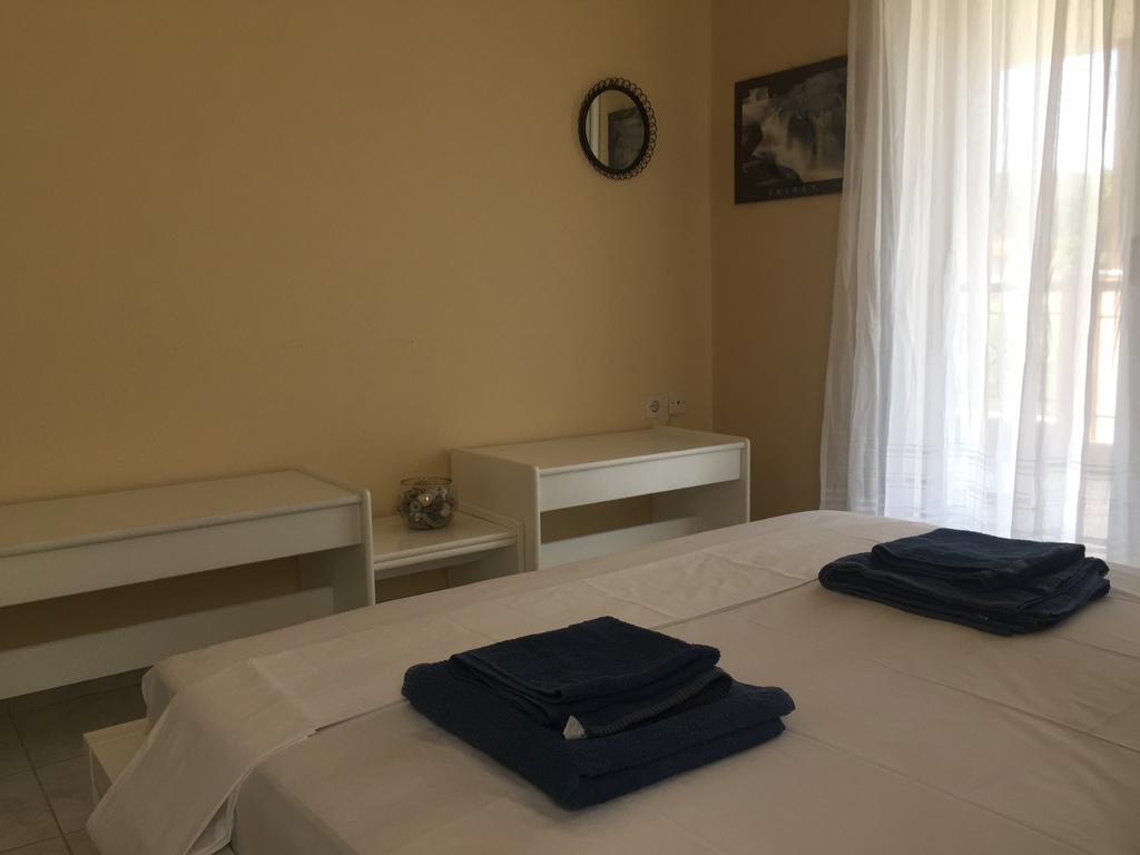 Tripotamos Chalkidiki * Neos Marmaras