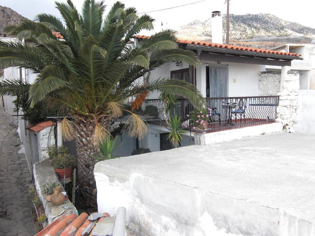 Kato Ruga Holiday home *