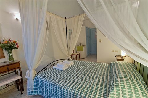 Artemis Village Guest house 2*