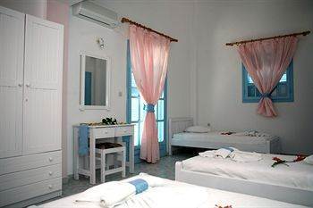 Althaia Hotel Perivolos (Santorini)