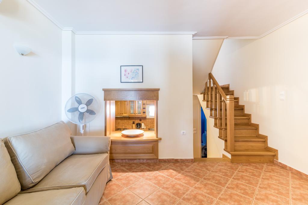 Golden Apartment *