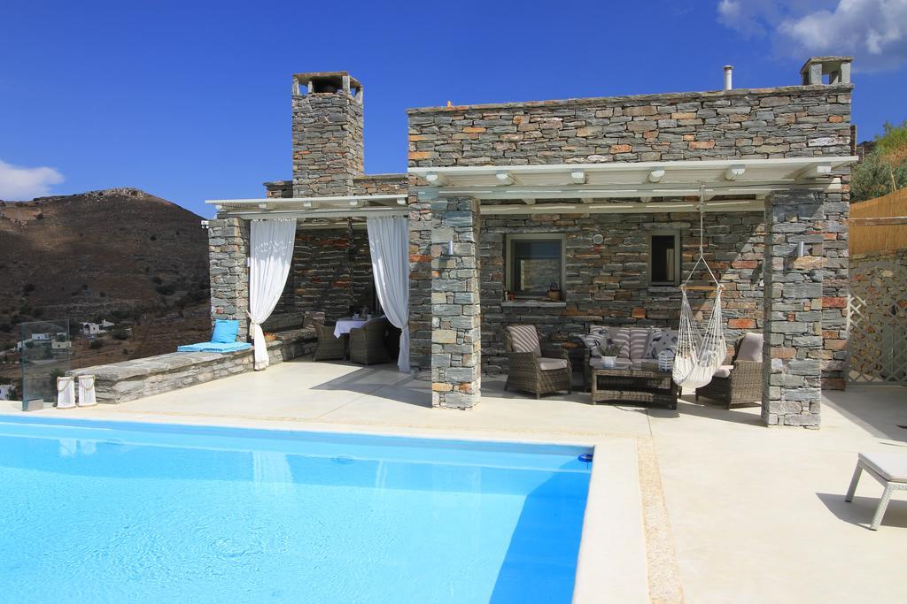 The Royal Oak Villa Otzias