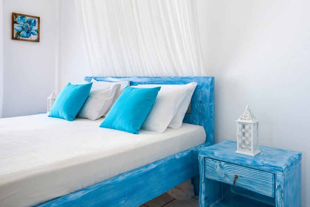 Thalia * Fira (Santorini)