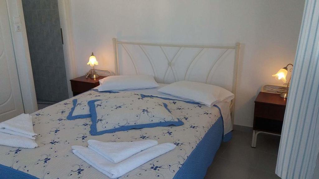 Artemis Folegandros Town