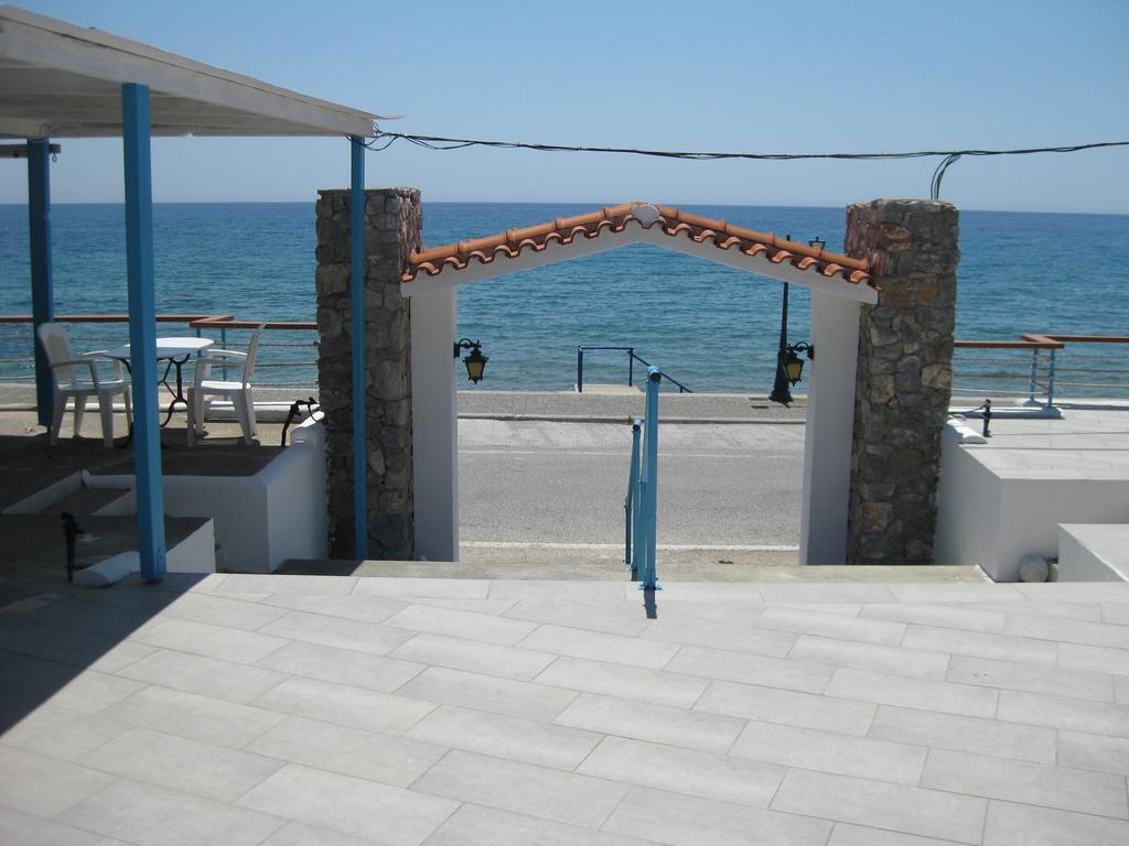 Maravelias House Guest house *