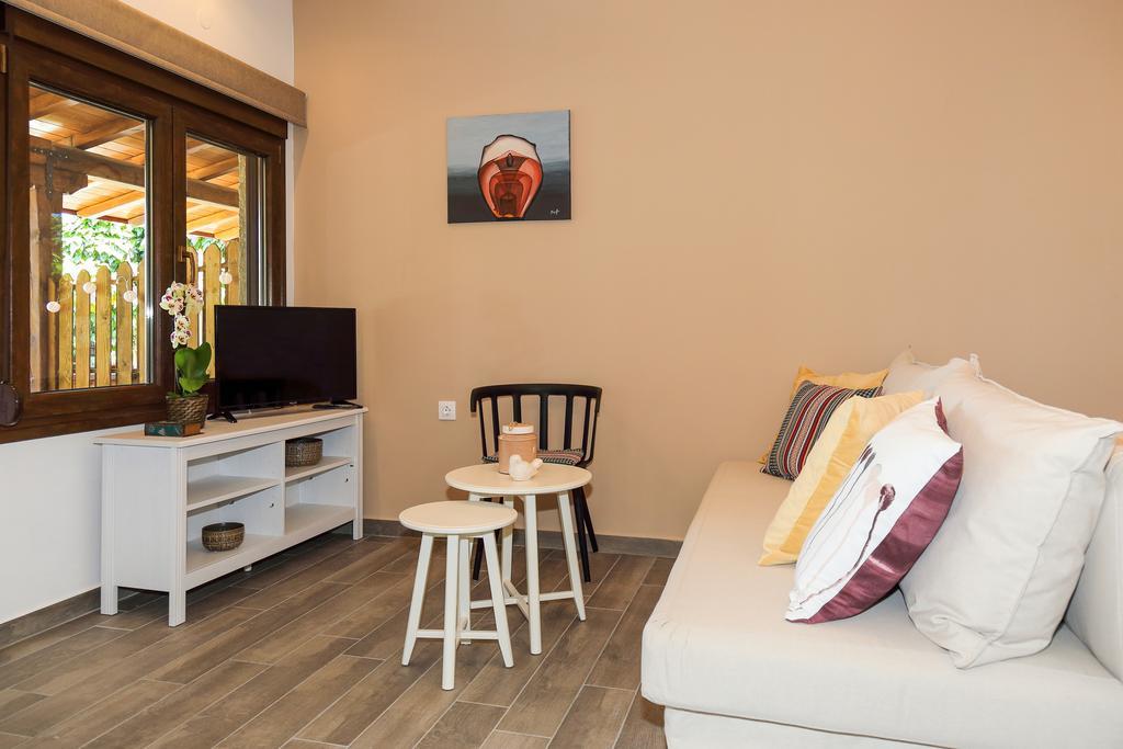 Kissos Apartment *