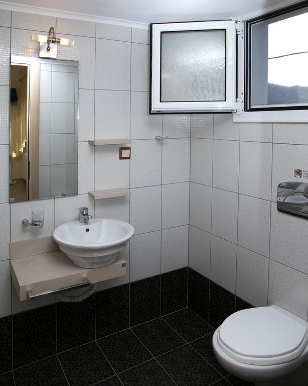 Arion Apartment *