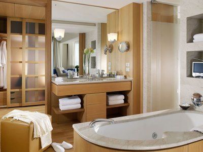 Amphitryon Hotel