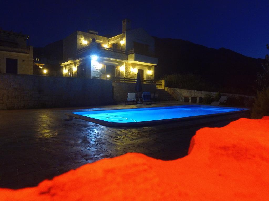 Villa Lake Villas