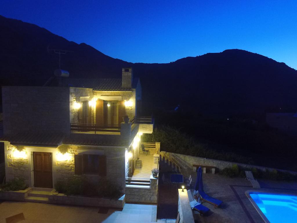 Villa Lake Villas