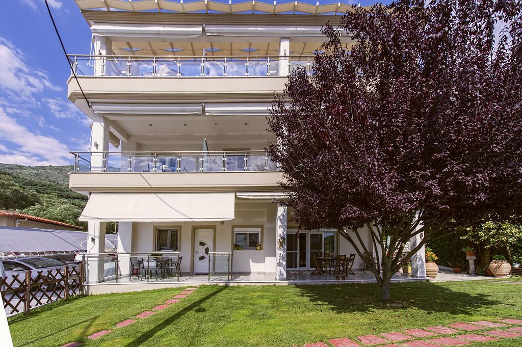 Apartment Rousis Studios