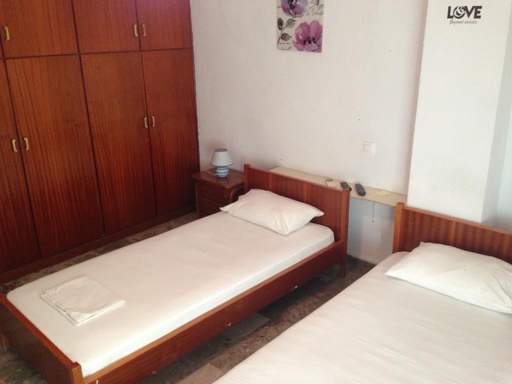Edipsos Apartment