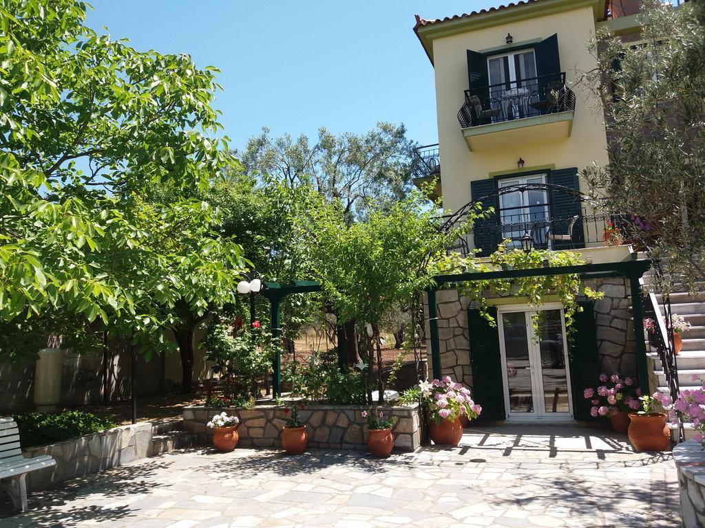 Vasiliki Petra (Lesbos)