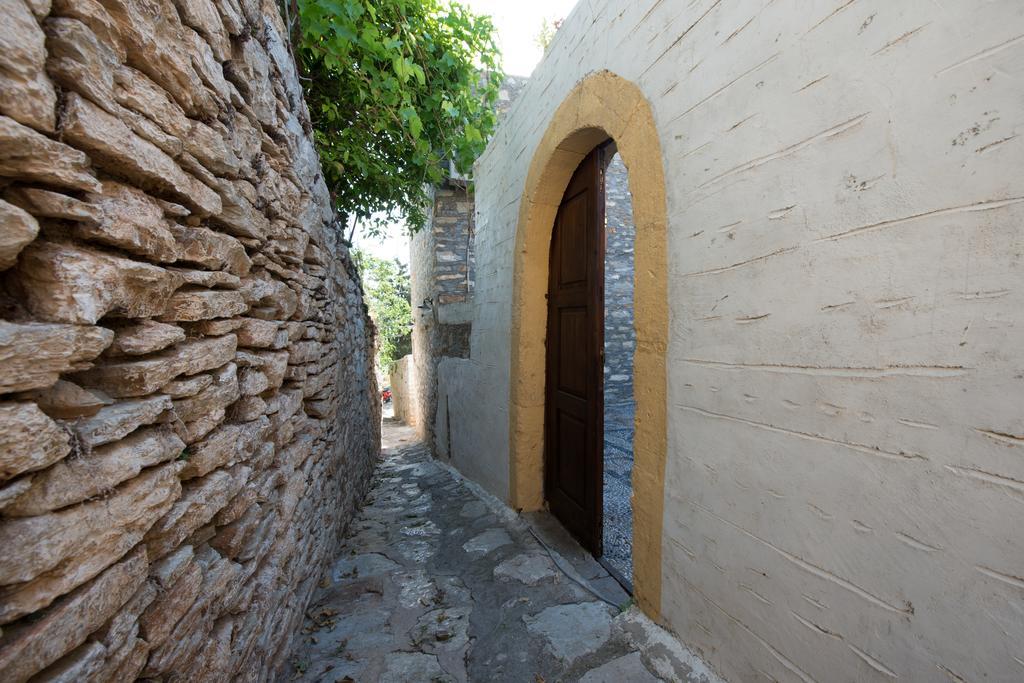 Dimitra Villa