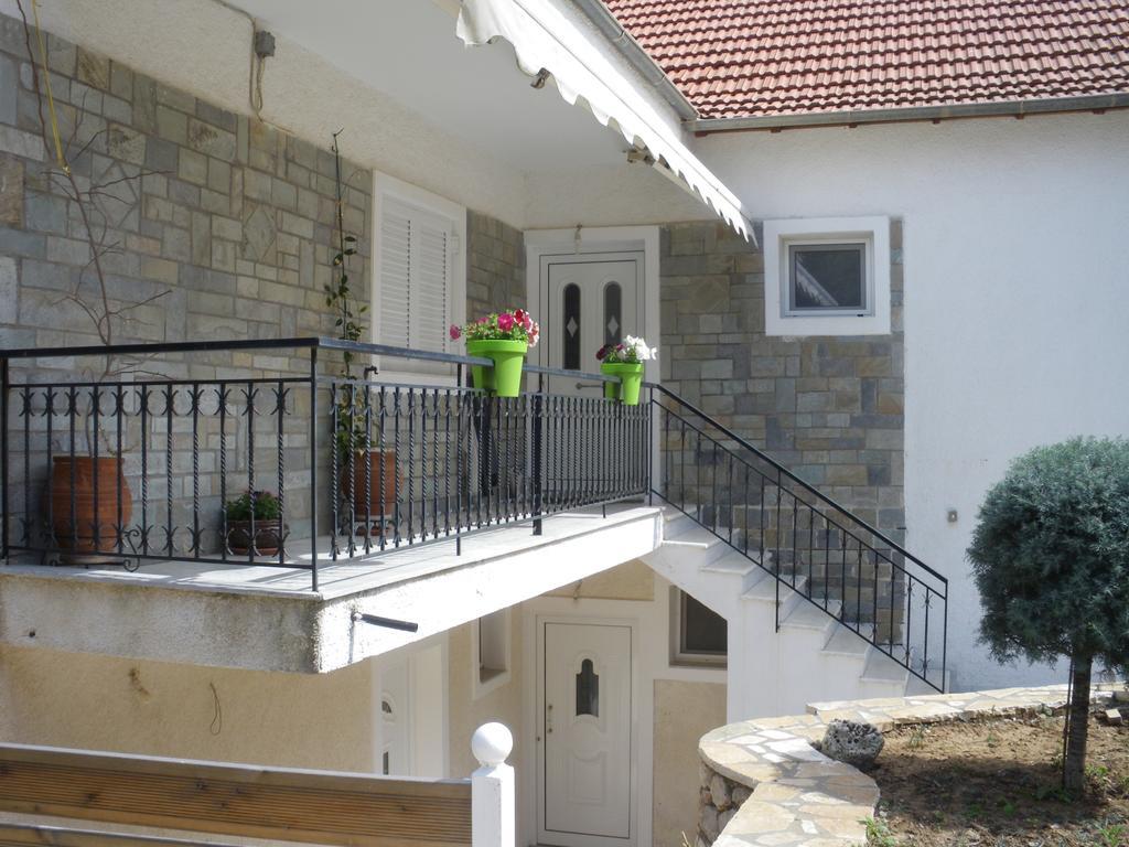 Liopetra Apartment *