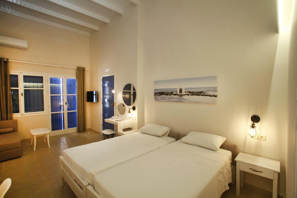 Studios Vasilis Agia Marina (Crete)