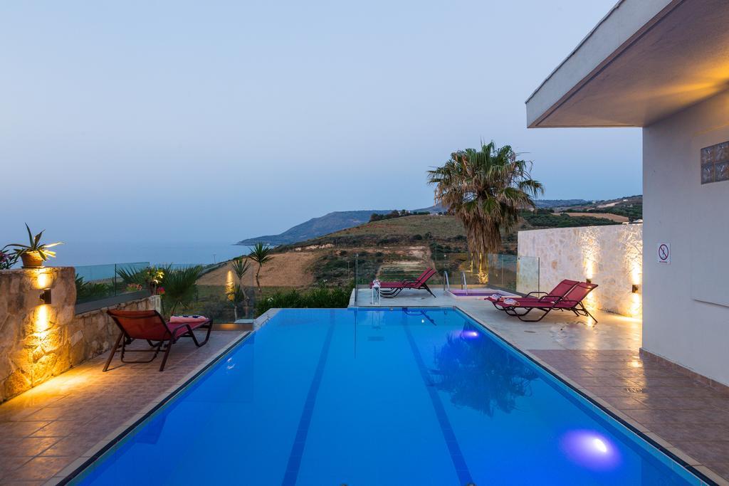 Sea View Villa *