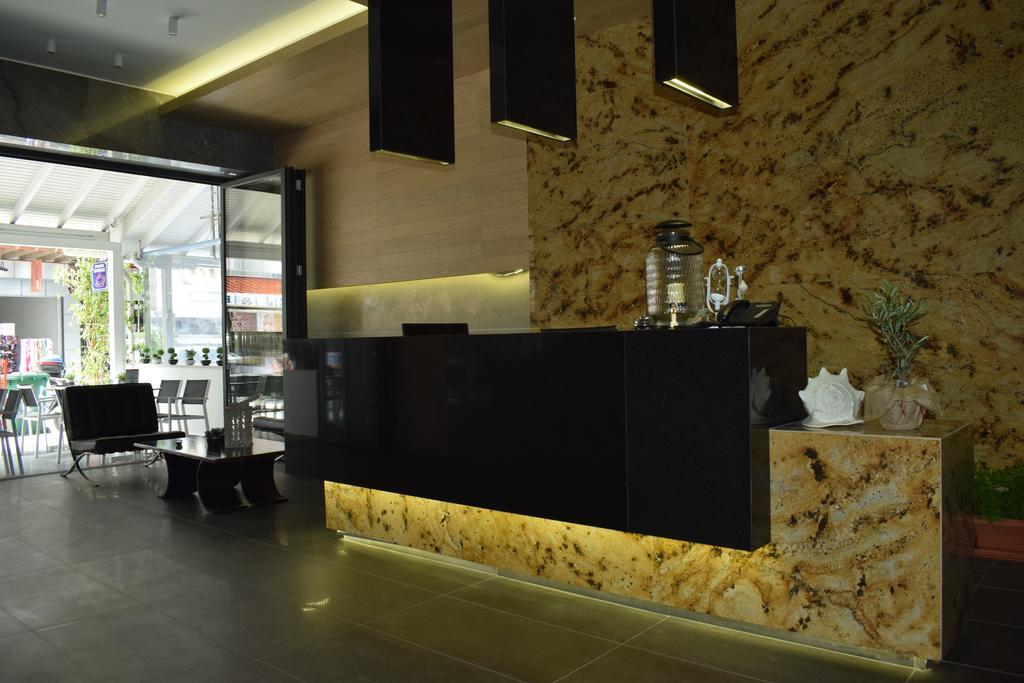 Zefyros Hotel 3*