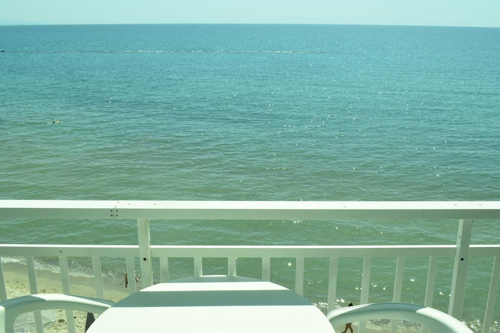 Zefyros Paralia Katerinis