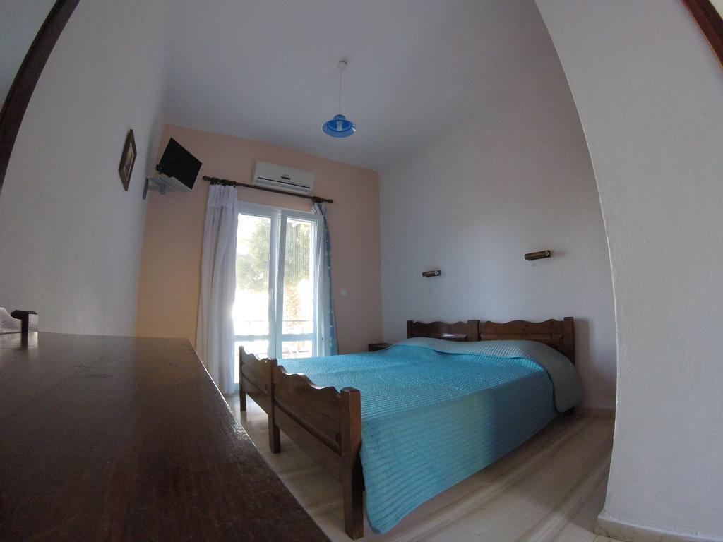 Aparthotel George's Ermones