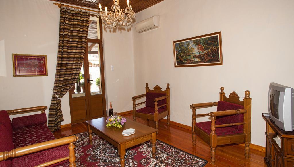 Enatha Aparthotel 3*