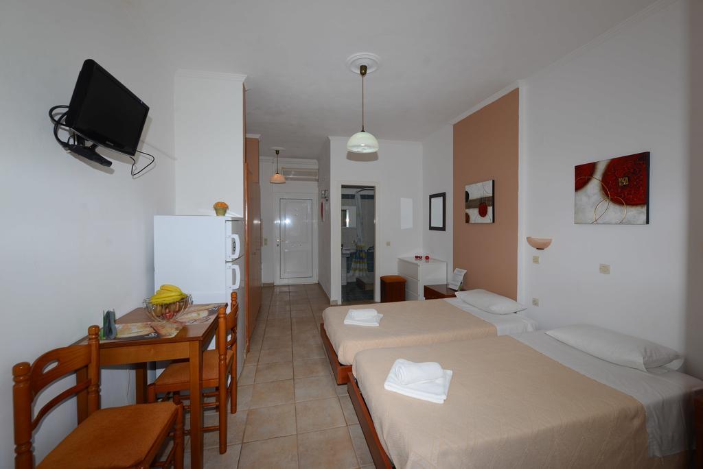 Roula's & * Acharavi (Corfu)