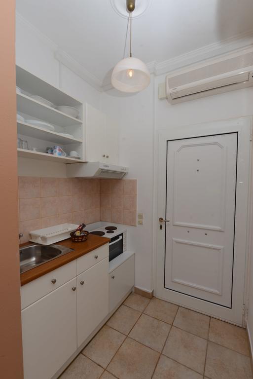 Roula's & Apartment Acharavi (Corfu)