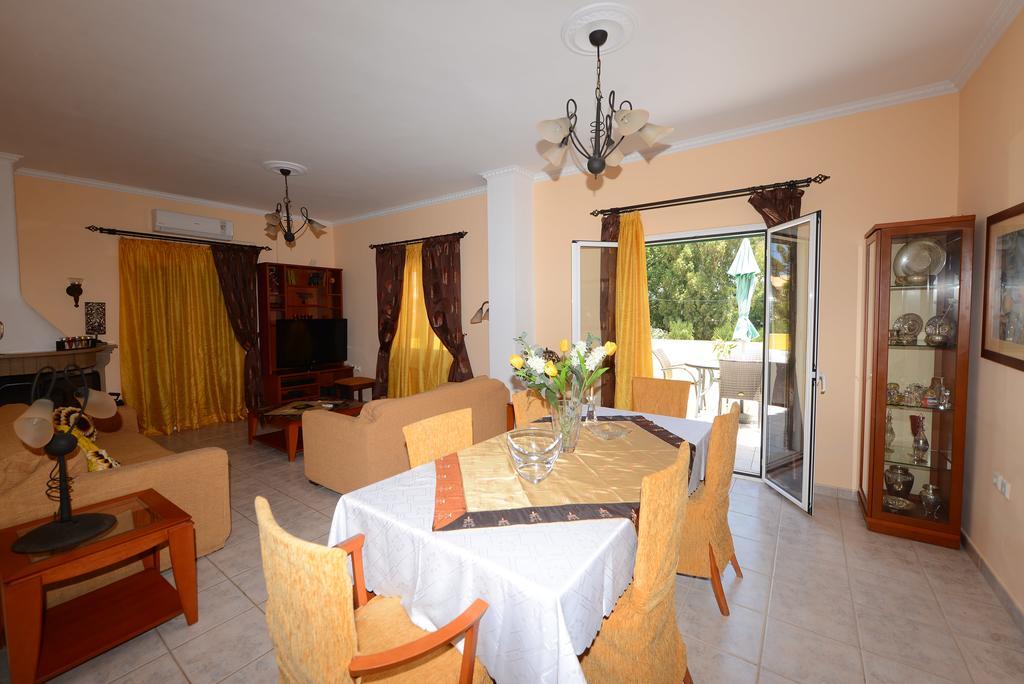 Apartment Roula's & Acharavi (Corfu)