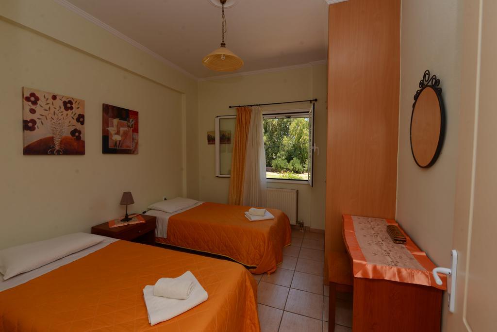 Roula's & Apartment