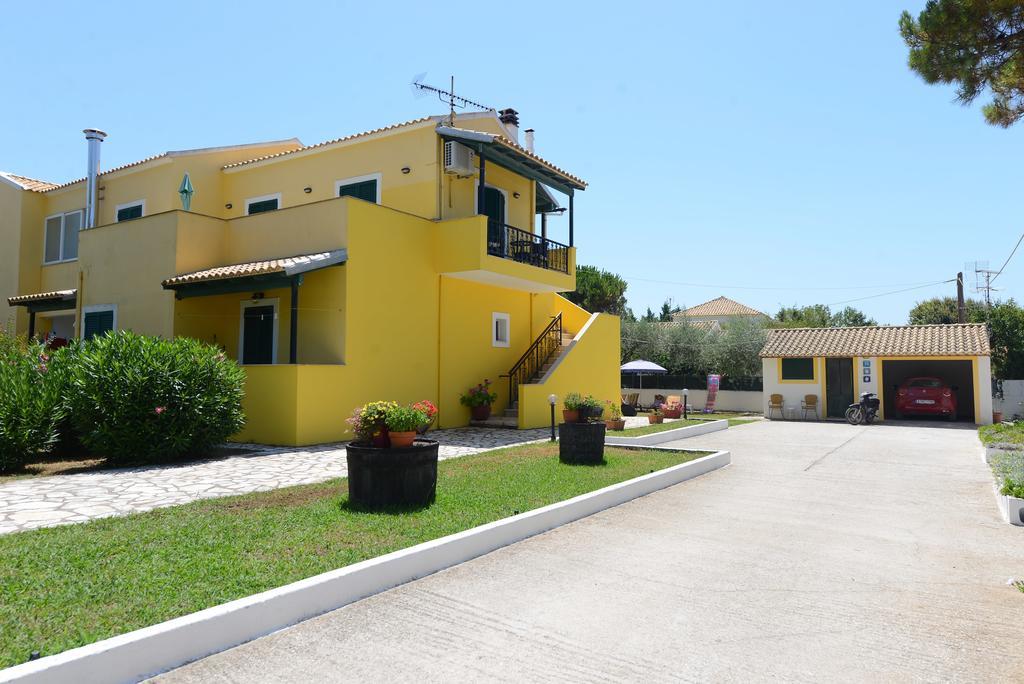 Roula's & * Acharavi (Corfu)