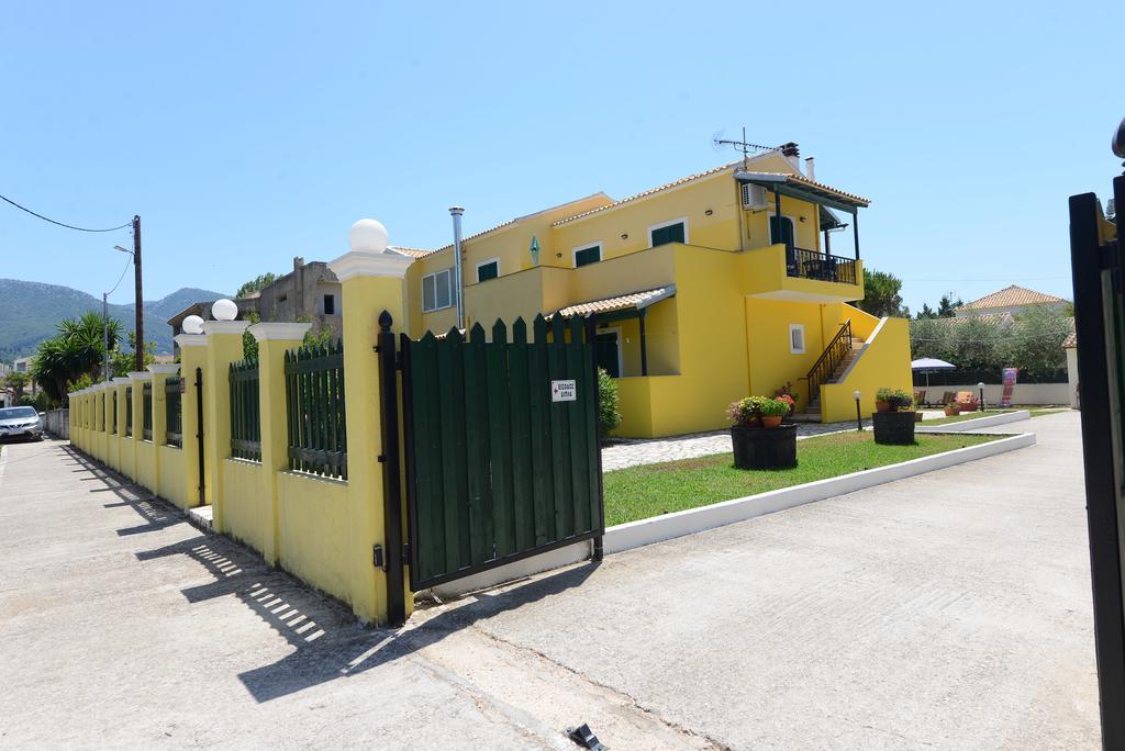 Roula's & Apartment