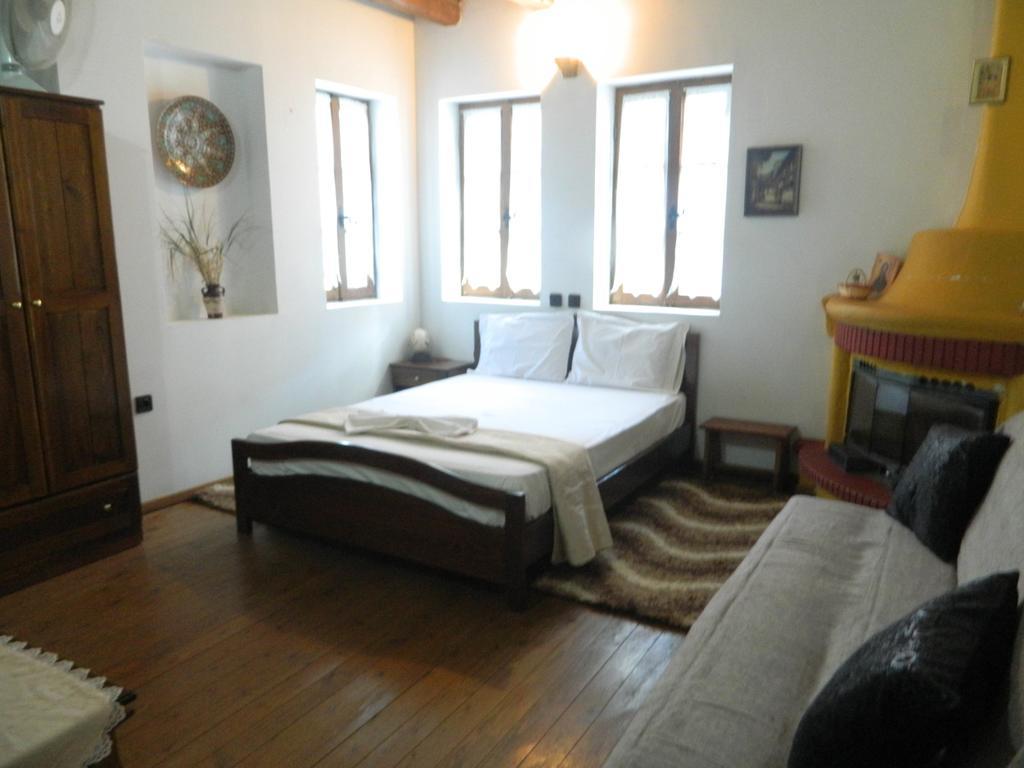 Apartment Klearchos *