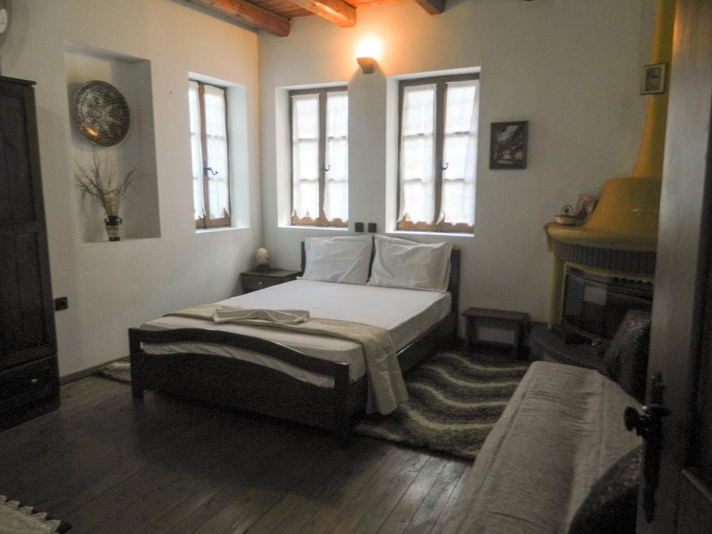 Apartment Klearchos *
