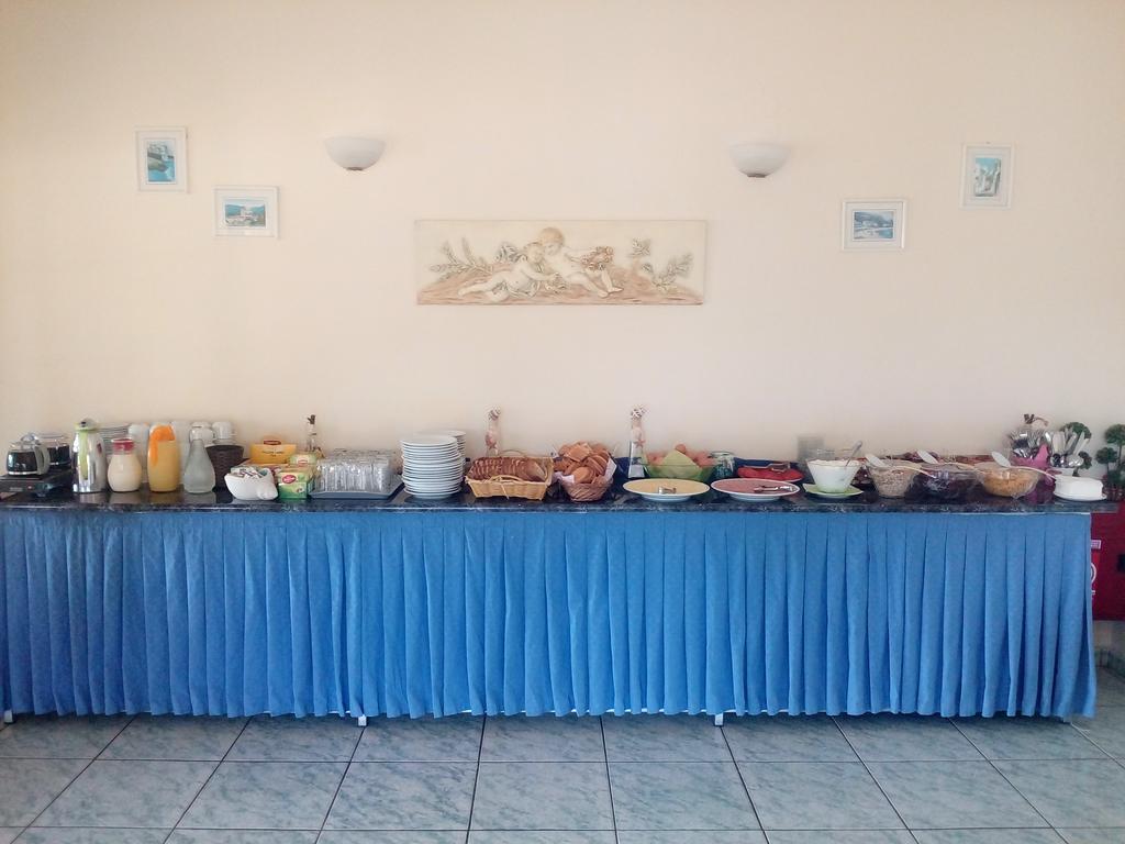 Tellis Bed & Breakfast 2*