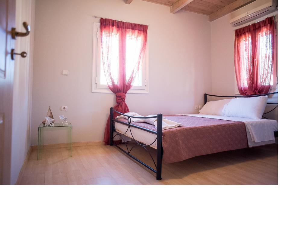 Palmyra Nydri (Lefkada)