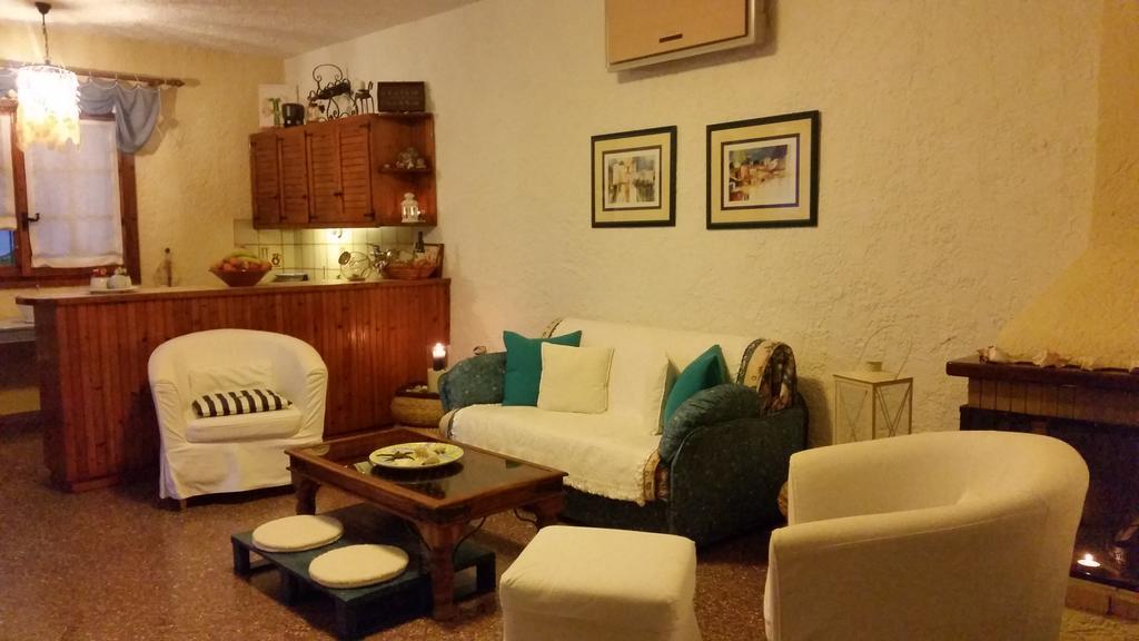 Vourleza Vacation House Near Airport